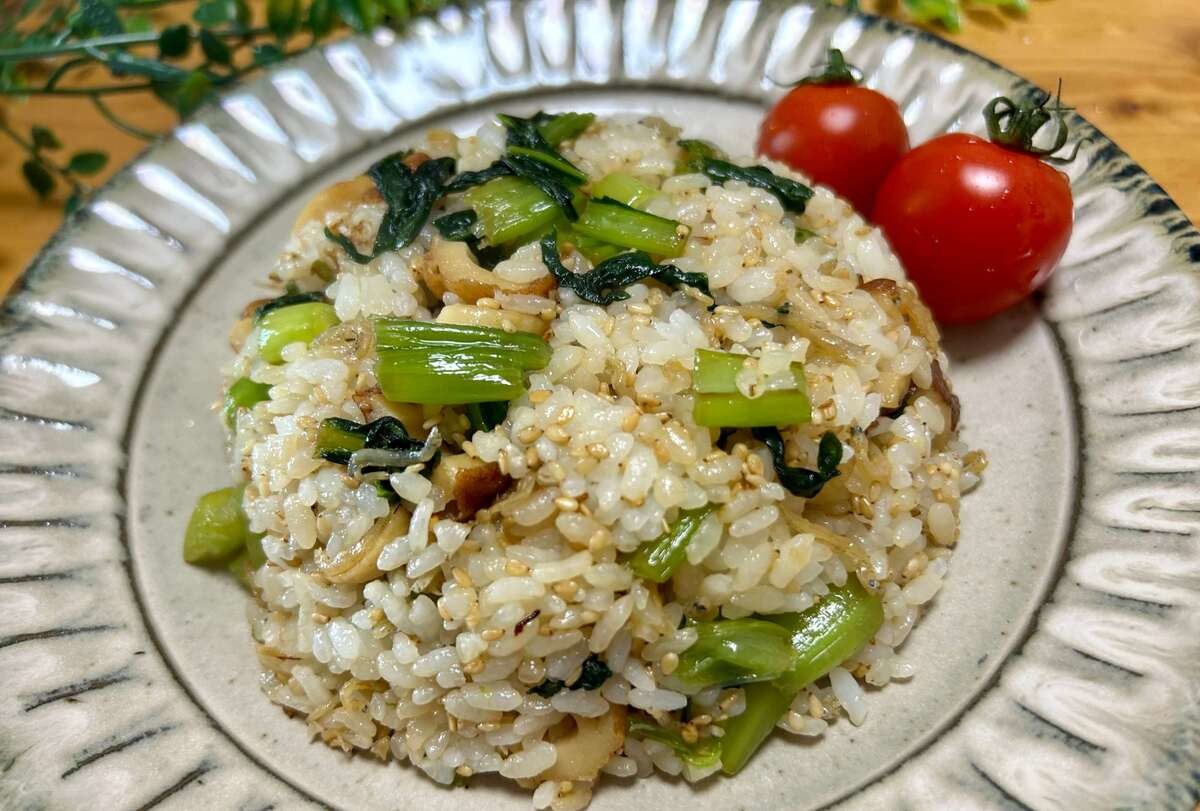 まりこさん「小松菜焼きめし」のレシピ