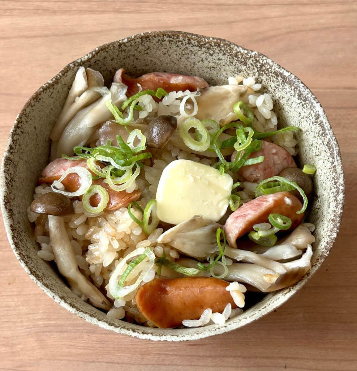 「燻製屋の禁断きのこバター炊き込みご飯」