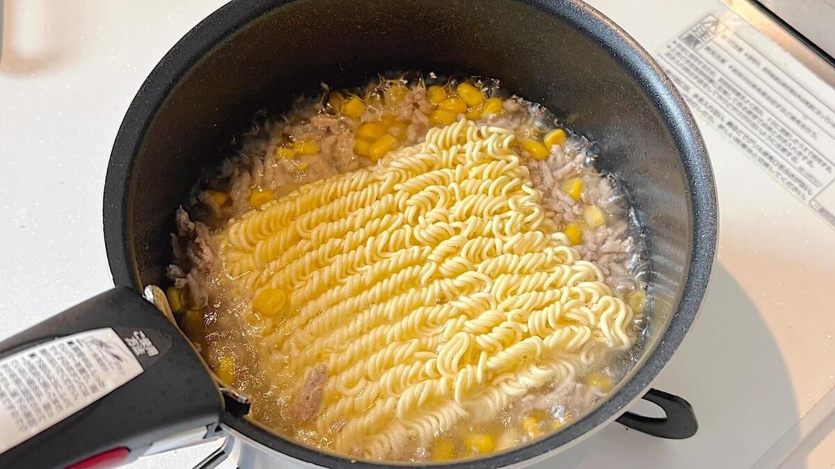 みそバターそぼろラーメン