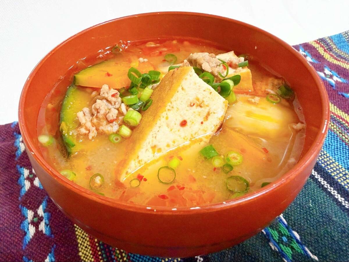 ヤマキ公式「かぼちゃと厚揚げのピリ辛味噌汁」