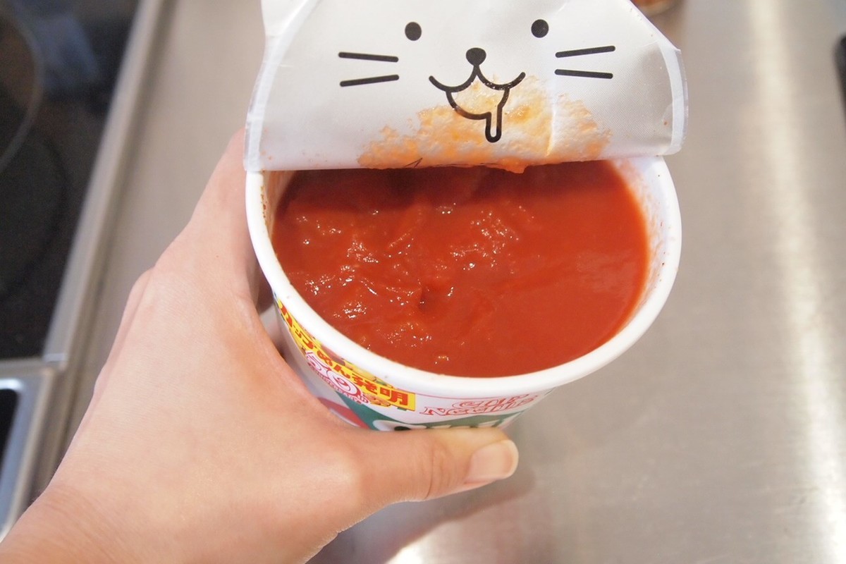 おすすめのカップ麺アレンジ!トマト缶で「無水チリトマト」