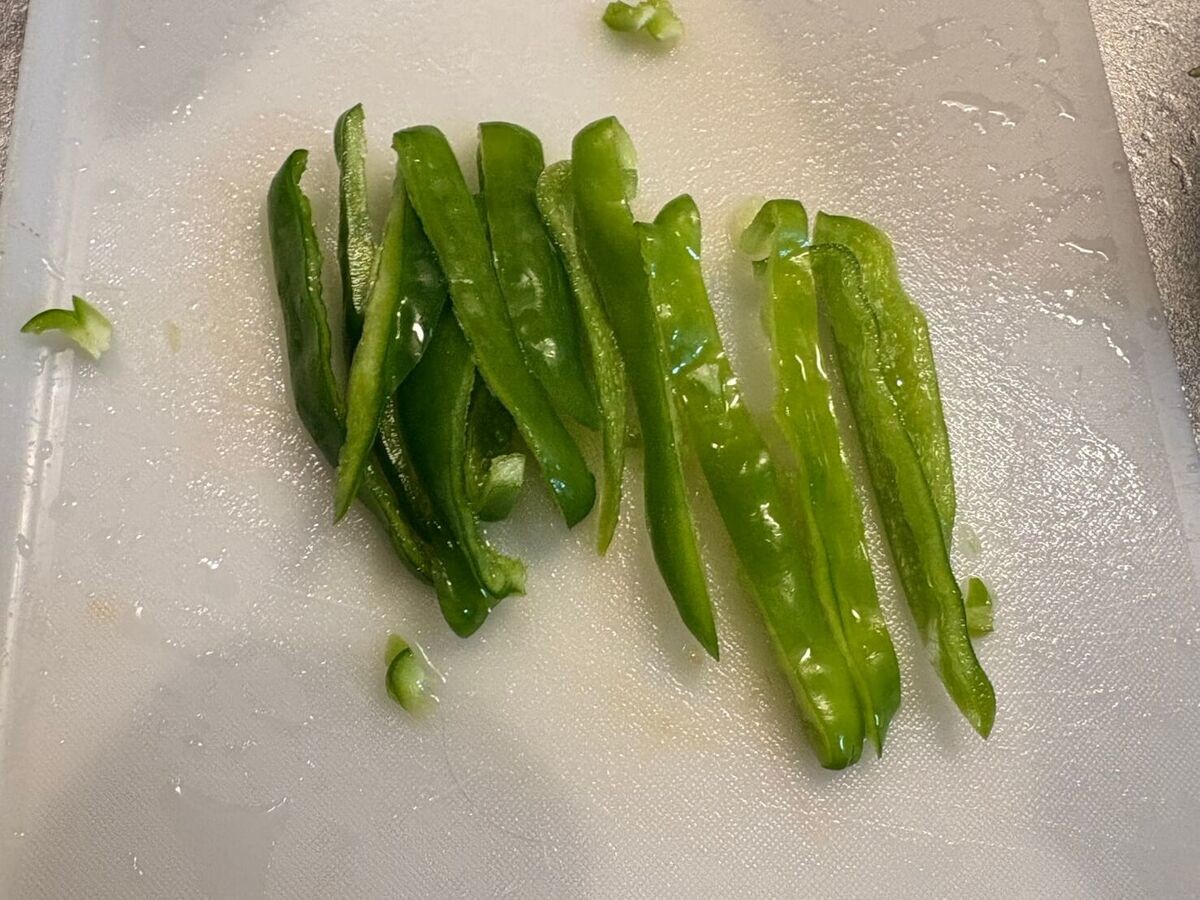 簡単おいしいピーマンとツナ缶の和え物