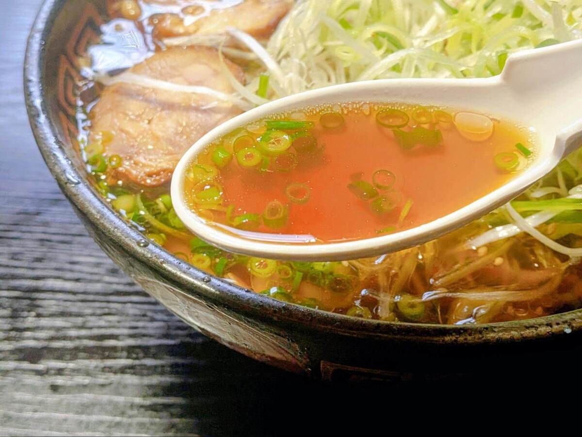 山形ラーメンの名店『麺辰』特製鶏中華の実食レポ