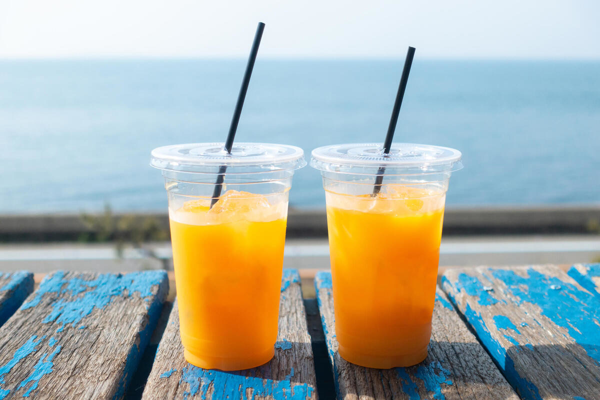 長距離ドライブが快適になるサービスエリアでの過ごし方や、避けた方がいい食べ物、飲み物