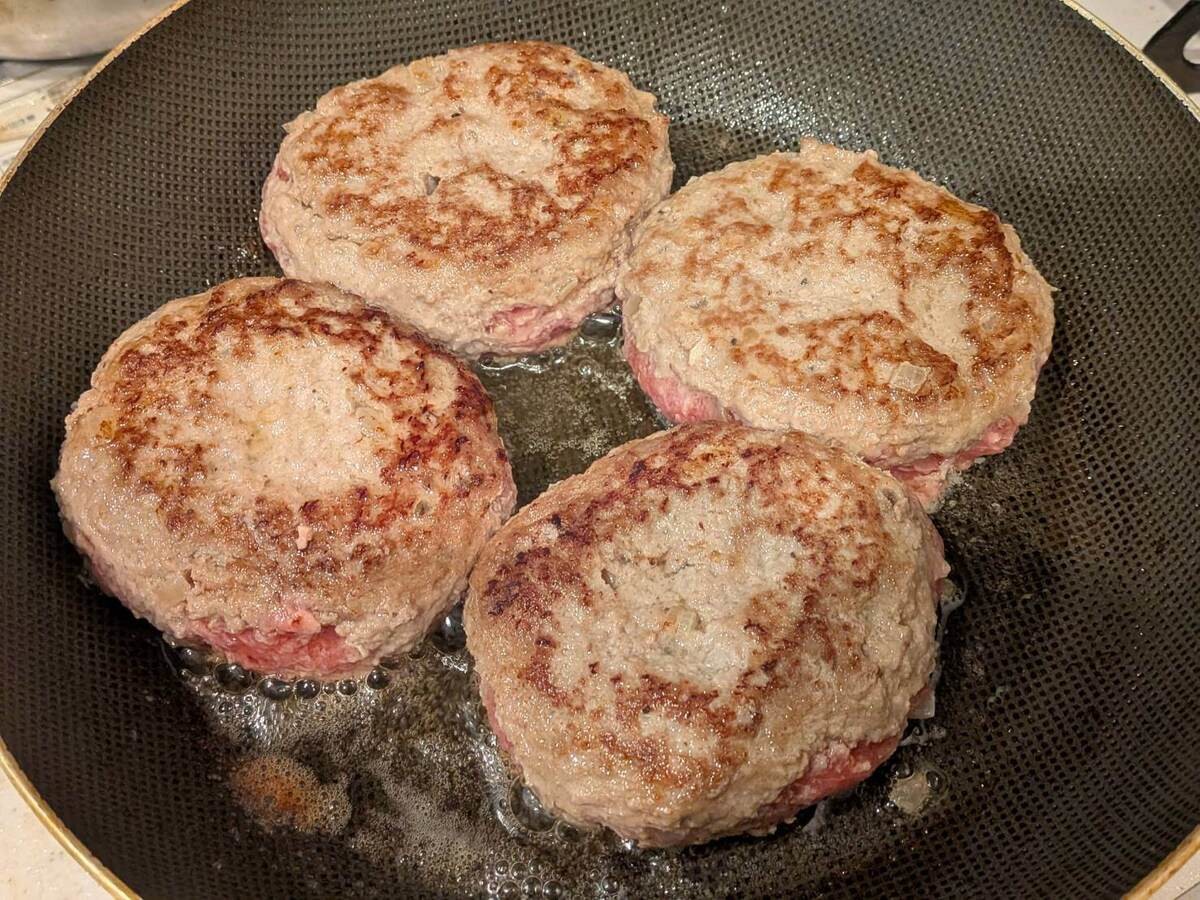 ミート矢澤の総料理長が教えるハンバーグ