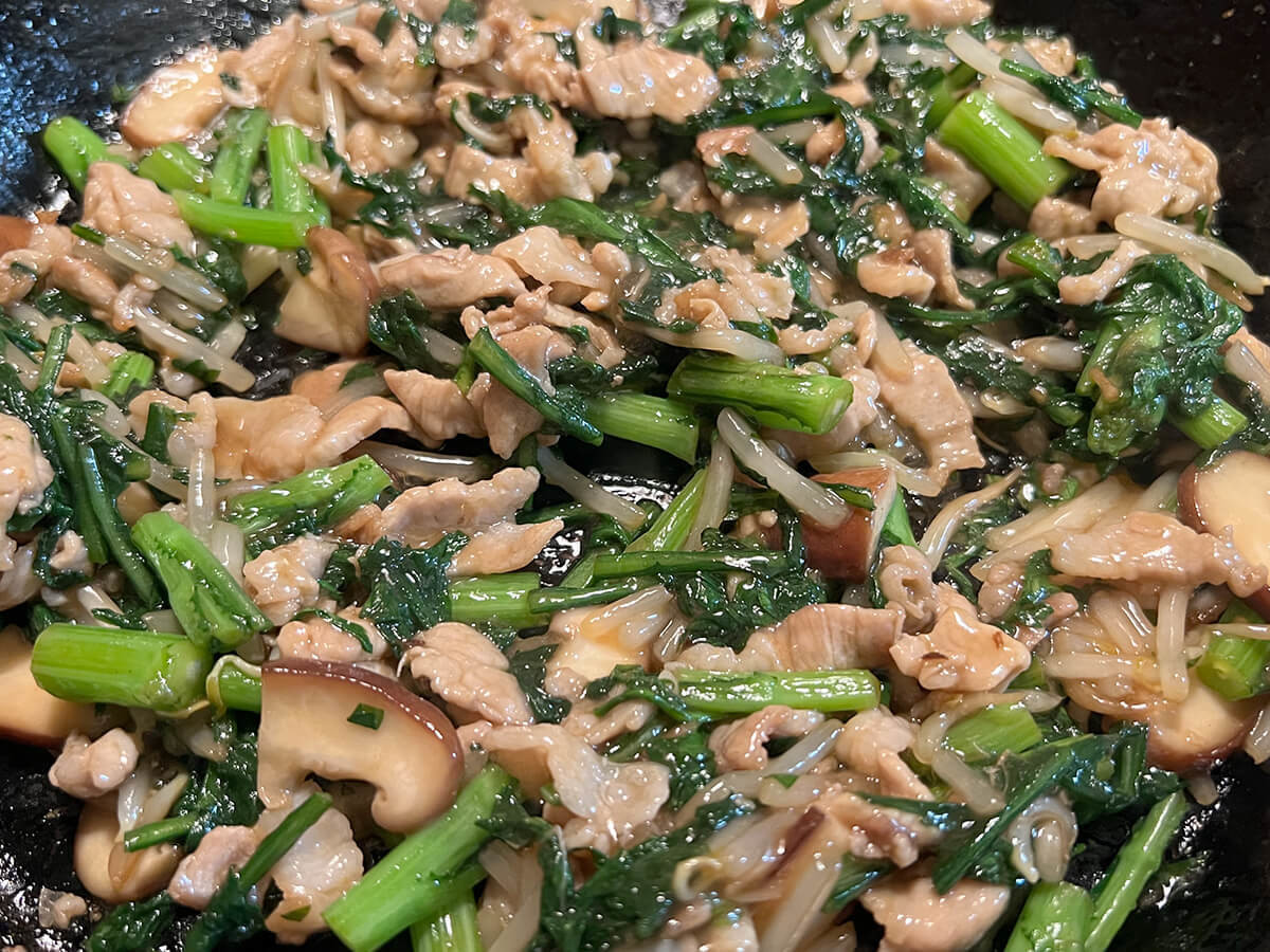 春菊と豚肉の春巻き