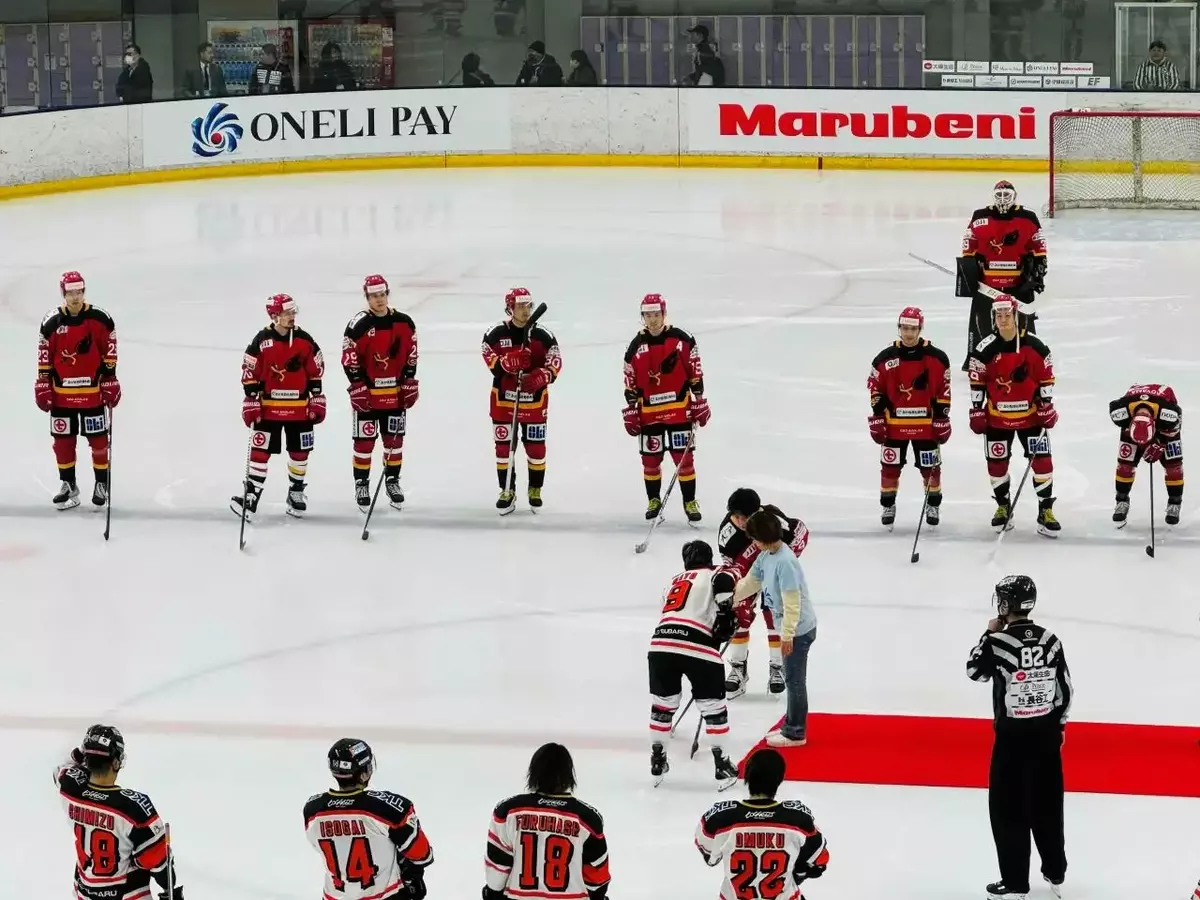 審判ユニフォームに背番号がないスポーツは？