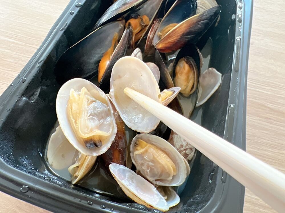 ガーリック香るえびとムール貝のアヒージョ