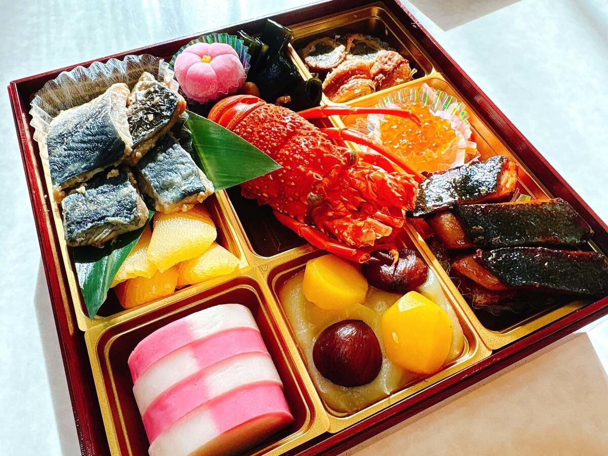 トップバリュ 和風三段重「愉」