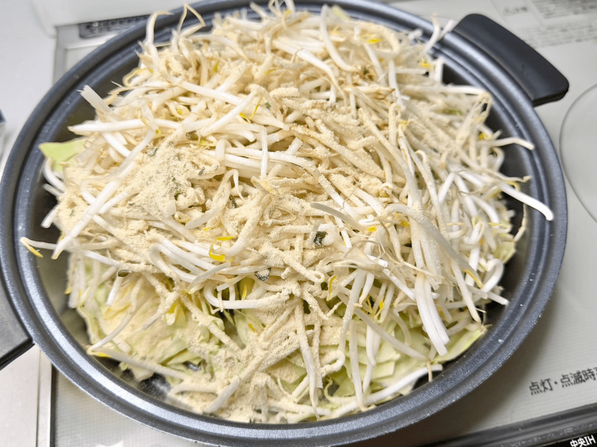 リュウジさん「二郎系肉野菜鍋」のレシピ