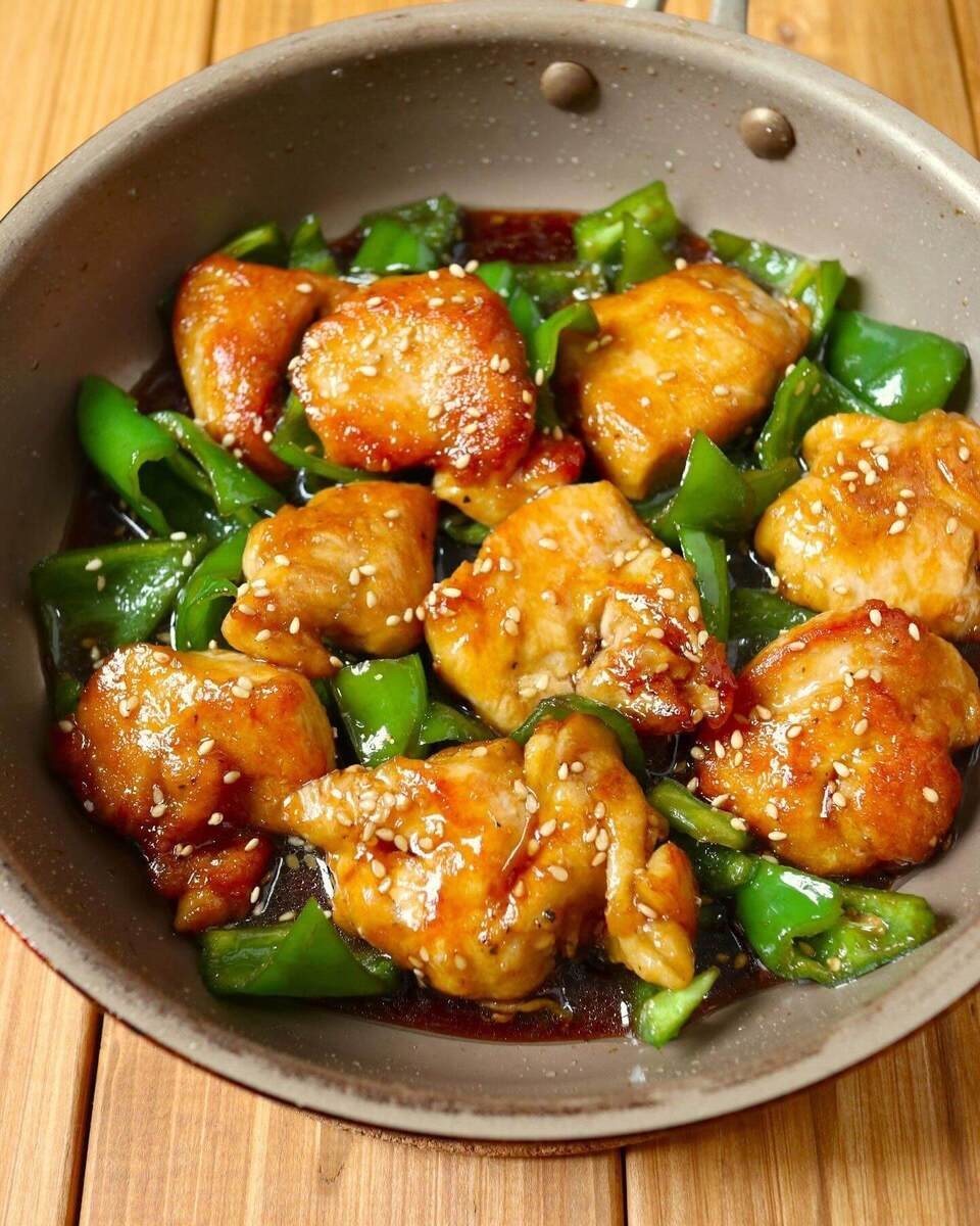 鶏むね肉とピーマンのごま照り炒め