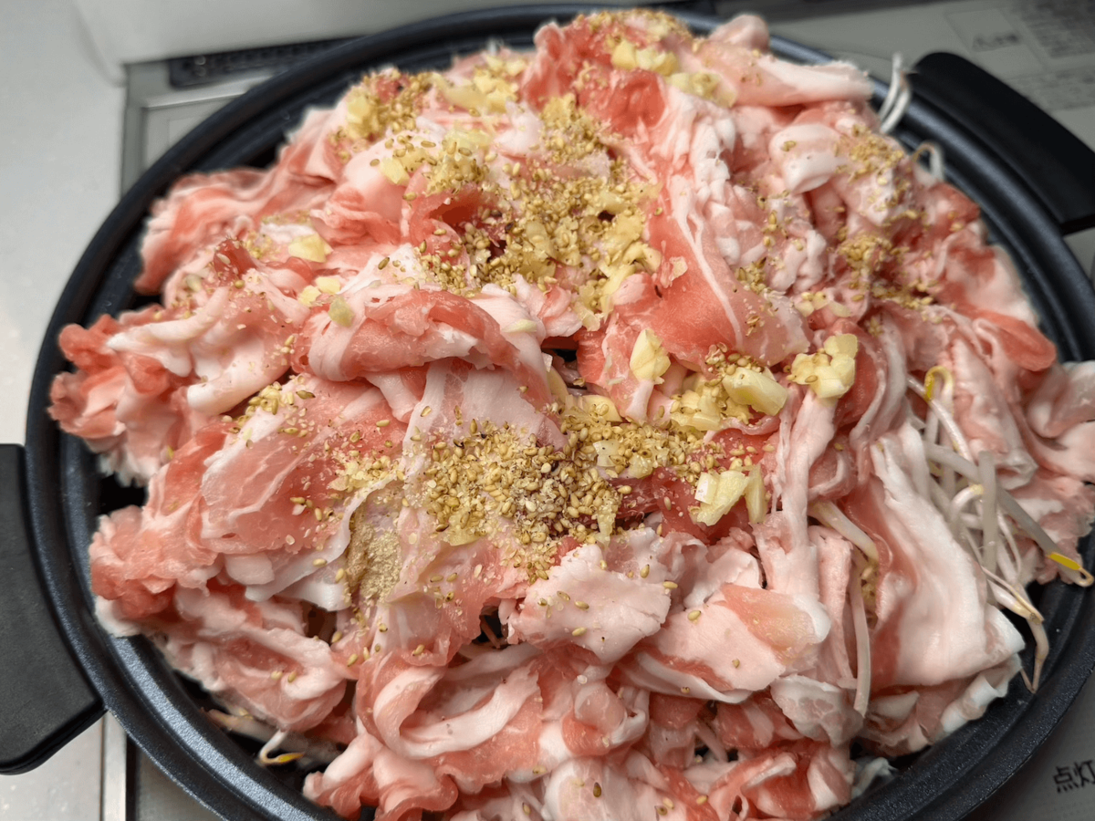 リュウジさん「二郎系肉野菜鍋」のレシピ