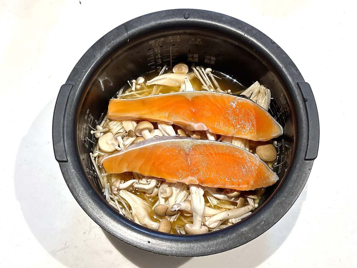 「焼き肉のたれで炊き込みご飯」」