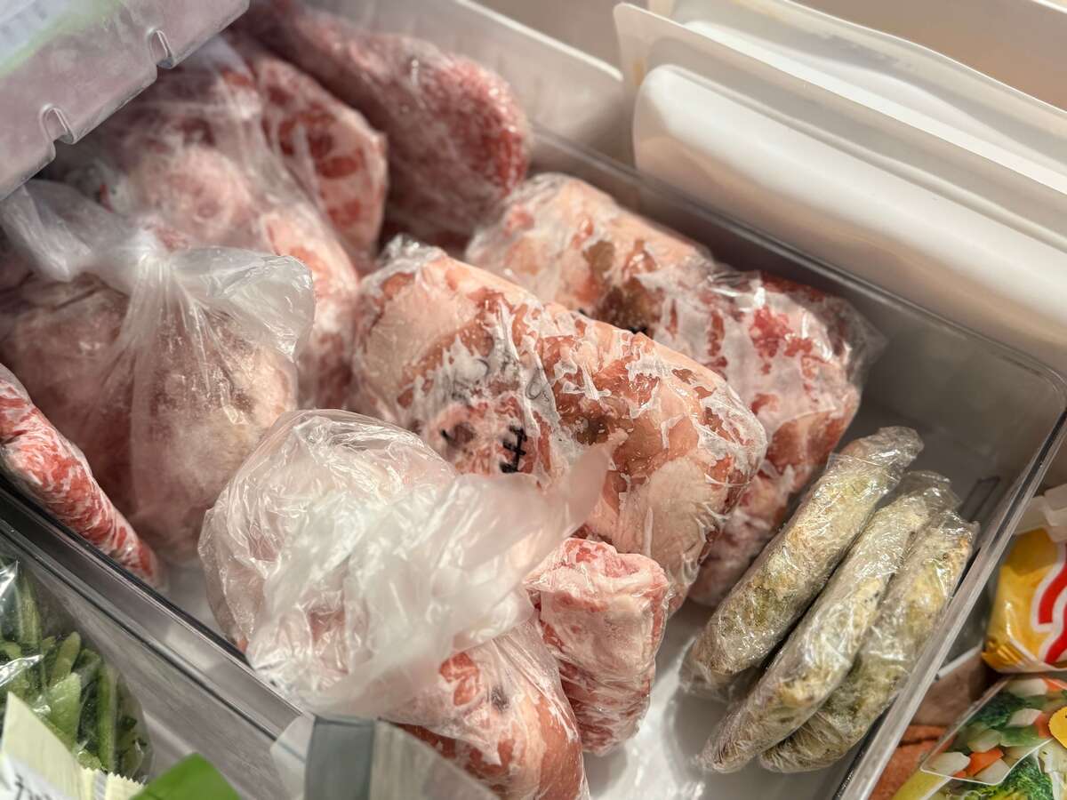 「1食分ずつ冷凍して、立てて収納する」冷凍保存術