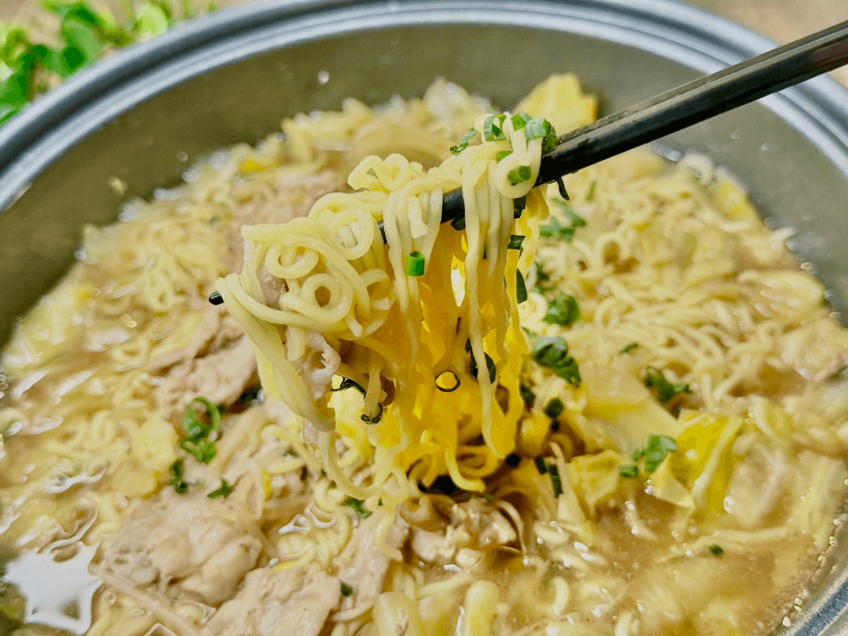 リュウジさん「二郎系肉野菜鍋」のレシピ