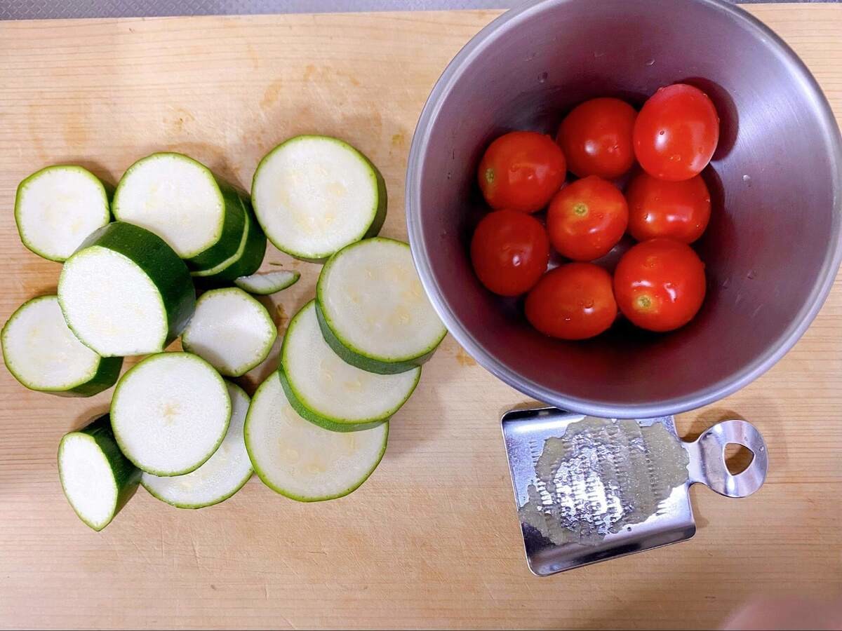 市瀬悦子さん「鶏とズッキーニのカレーじょうゆ」のレシピ