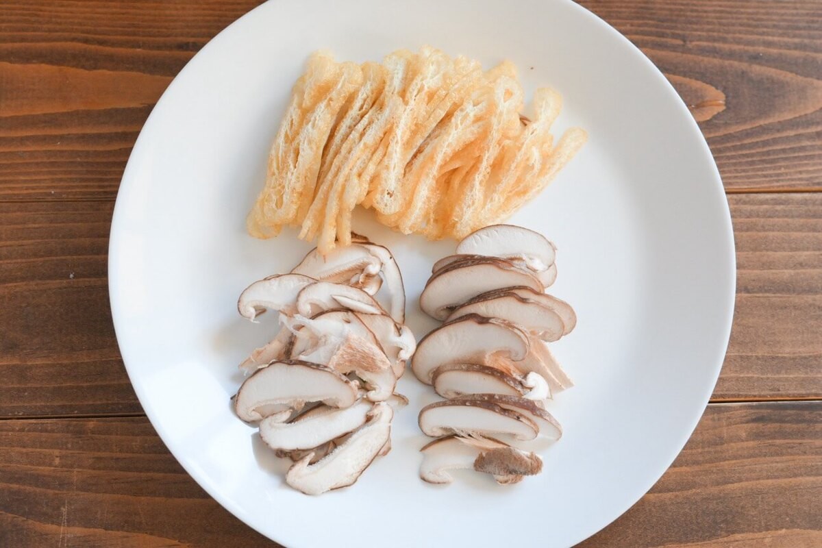 「きのこの炊き込みごはん」のレシピ