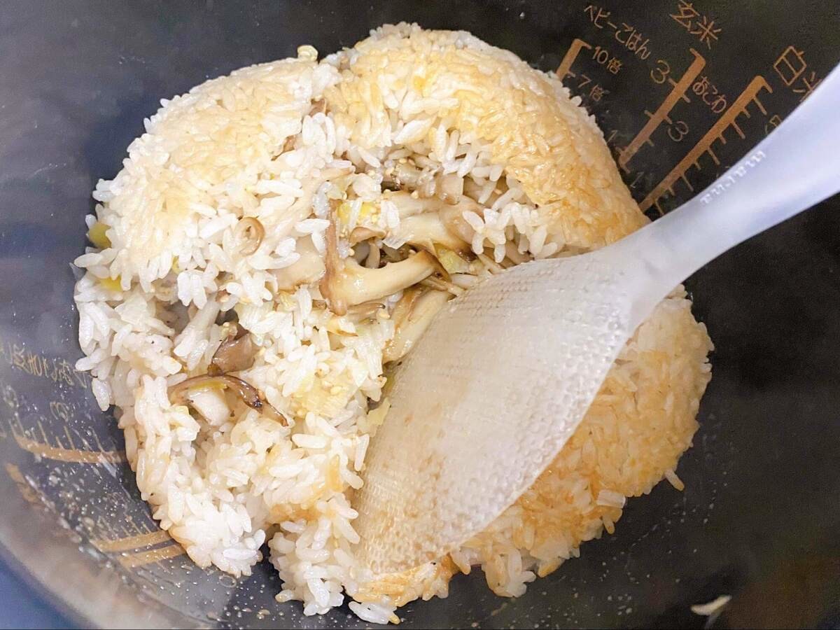 ユキグニファクトリー「まいたけのネギ塩炊き込みご飯」