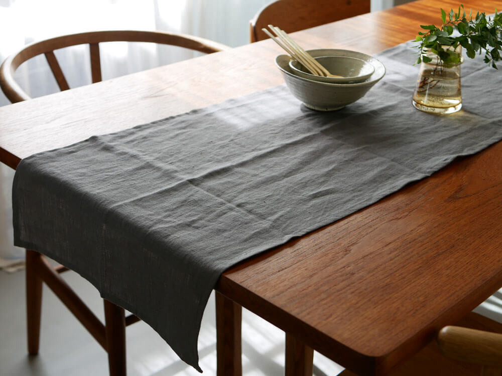 テーブルにそっと掛けるだけ！100均や無印良品では買えない受注生産に