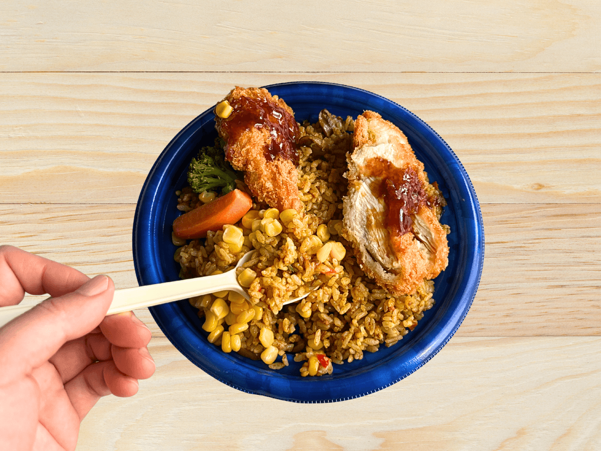 「スーパーマルハチ」の魅力的なお惣菜