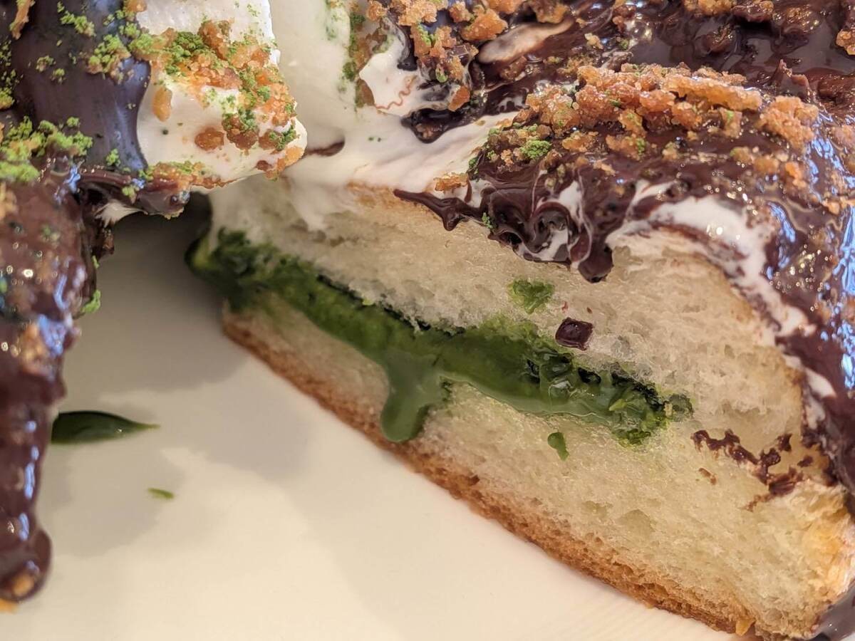 コメダ珈琲店「シロノワール ブラックモンブラン ー宇治抹茶仕立てー」