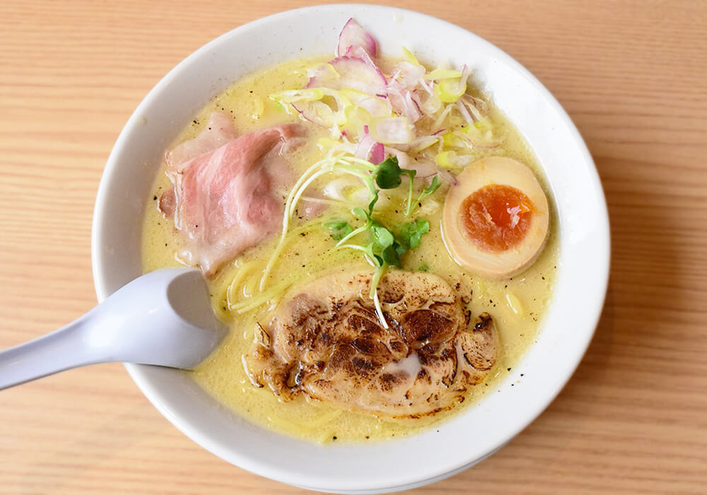 丸源ラーメン「濃厚鶏白湯そば」