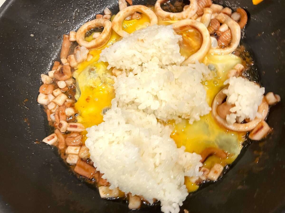 リュウジさん「いかの塩辛焼き飯」のレシピ