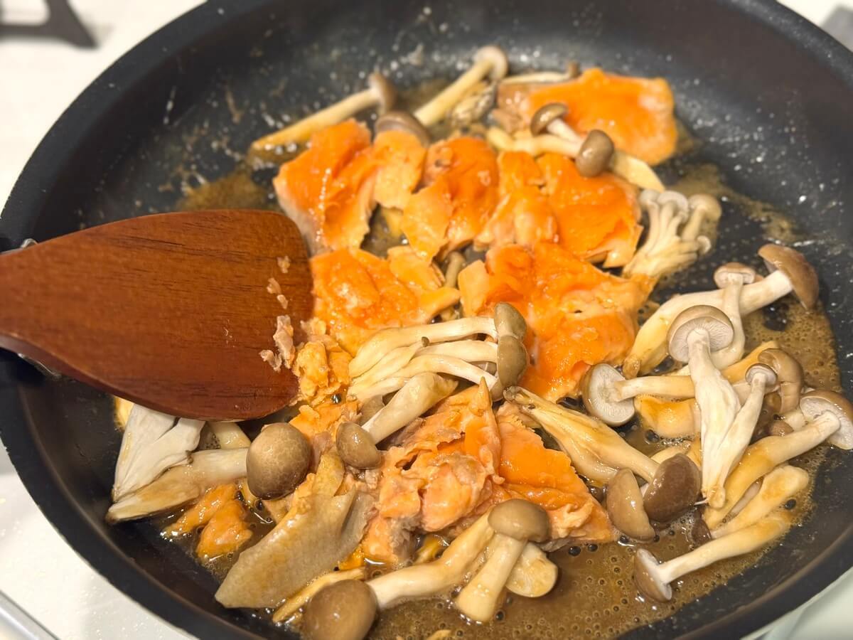 ウワサのお客さま「鮭ときのこの混ぜご飯」