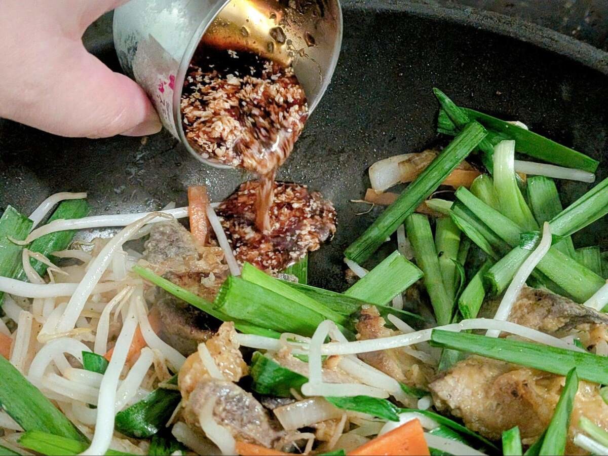 『けんまさきっちん』さん「王将風ニラレバ」のレシピ