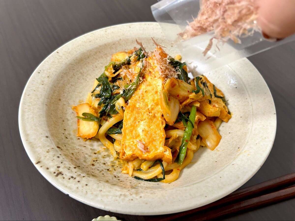「キムチ厚揚げ焼きうどん」