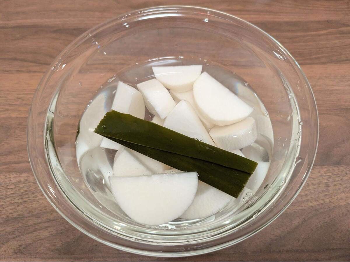 和田明日香さん「時短でもしみるブリ大根」