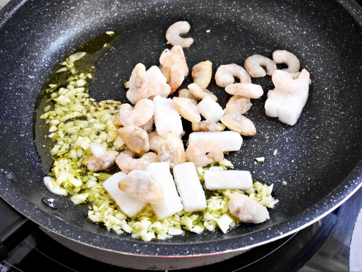 鳥羽周作さん「やばいペスカトーレ」のレシピ