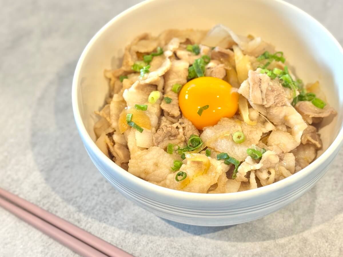 鳥羽周作さん「ガツンとうまい！！ロマンの豚丼」