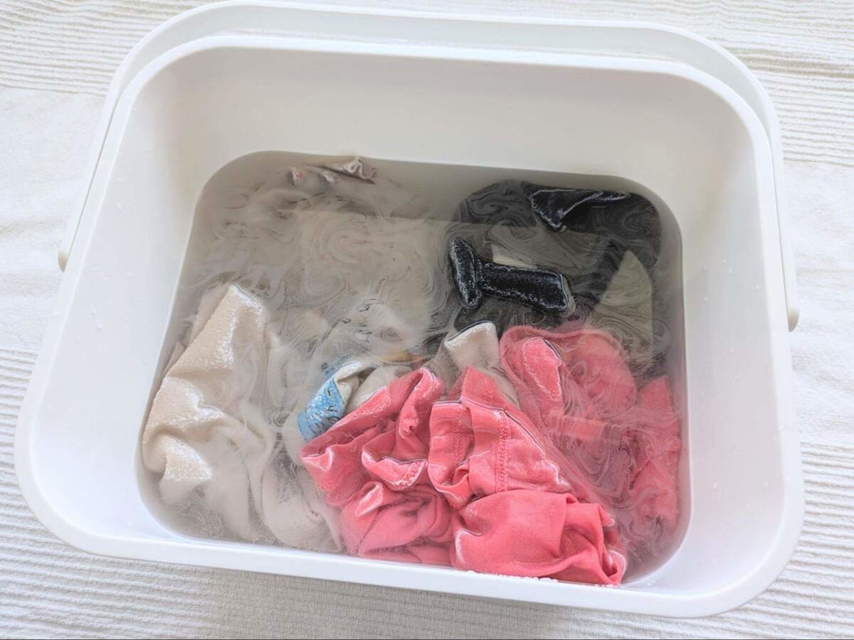 汚れた服の一時置き場にもなる「蓋つき洗濯ボックス」