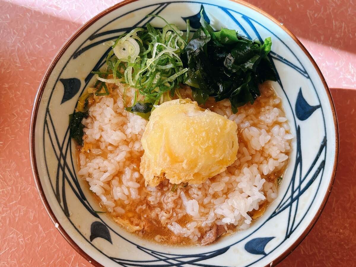 丸亀製麺「肉がさね玉子あんかけ 並(税込840円)」